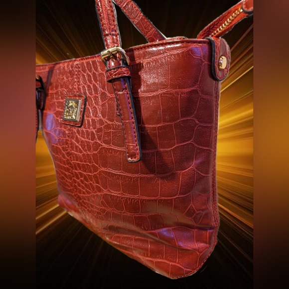 Anne Klein- red crocodile print purse - Picture 6 of 11
